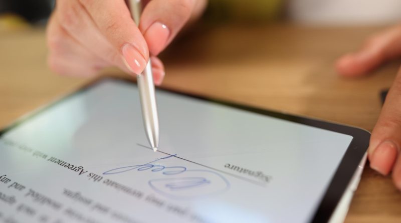 Youtrust, ex Yousign : pourquoi la signature électronique souveraine s'impose en France ?